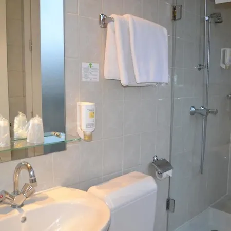 Hotel William's Opera