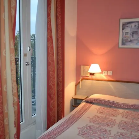 Hotel William's Opera 3*