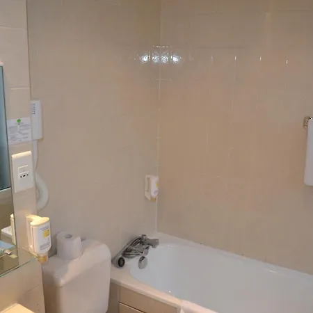 Szálloda William's Opera 3*