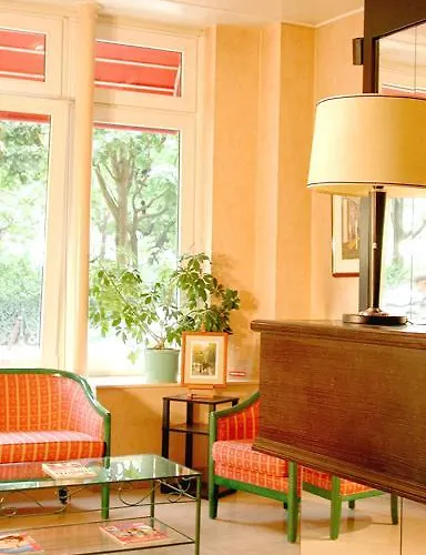 Hotel William's Opera 3*